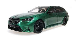 BMW M5 TOURING - 2024 - GREEN METALLIC Minichamps 1:18 Metallmodell mit zu öffnenden Hauben und Türen!